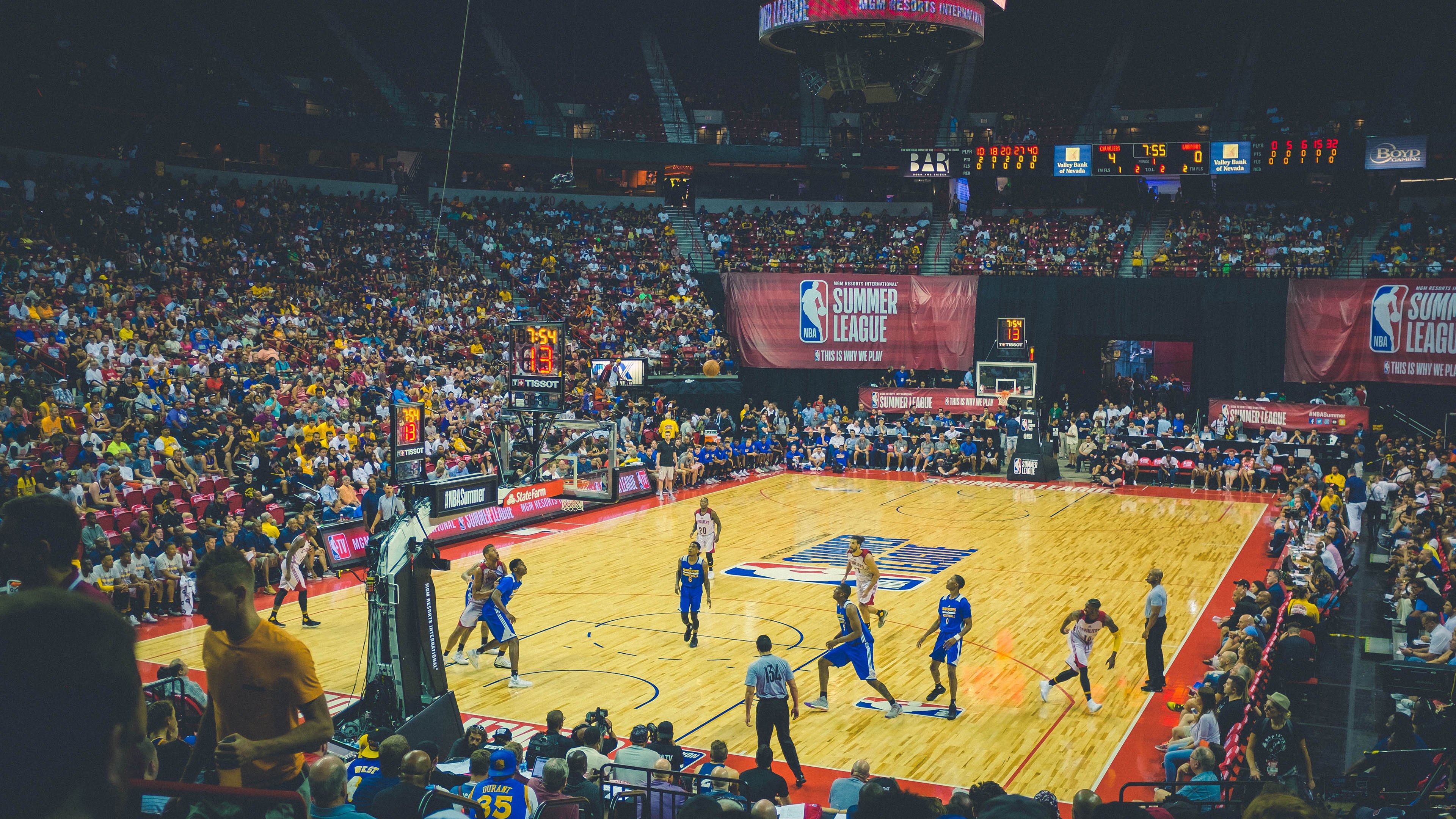 伦纳德大场面先生再证成色，上海队式防守体系如何压制勇士进攻浪潮？