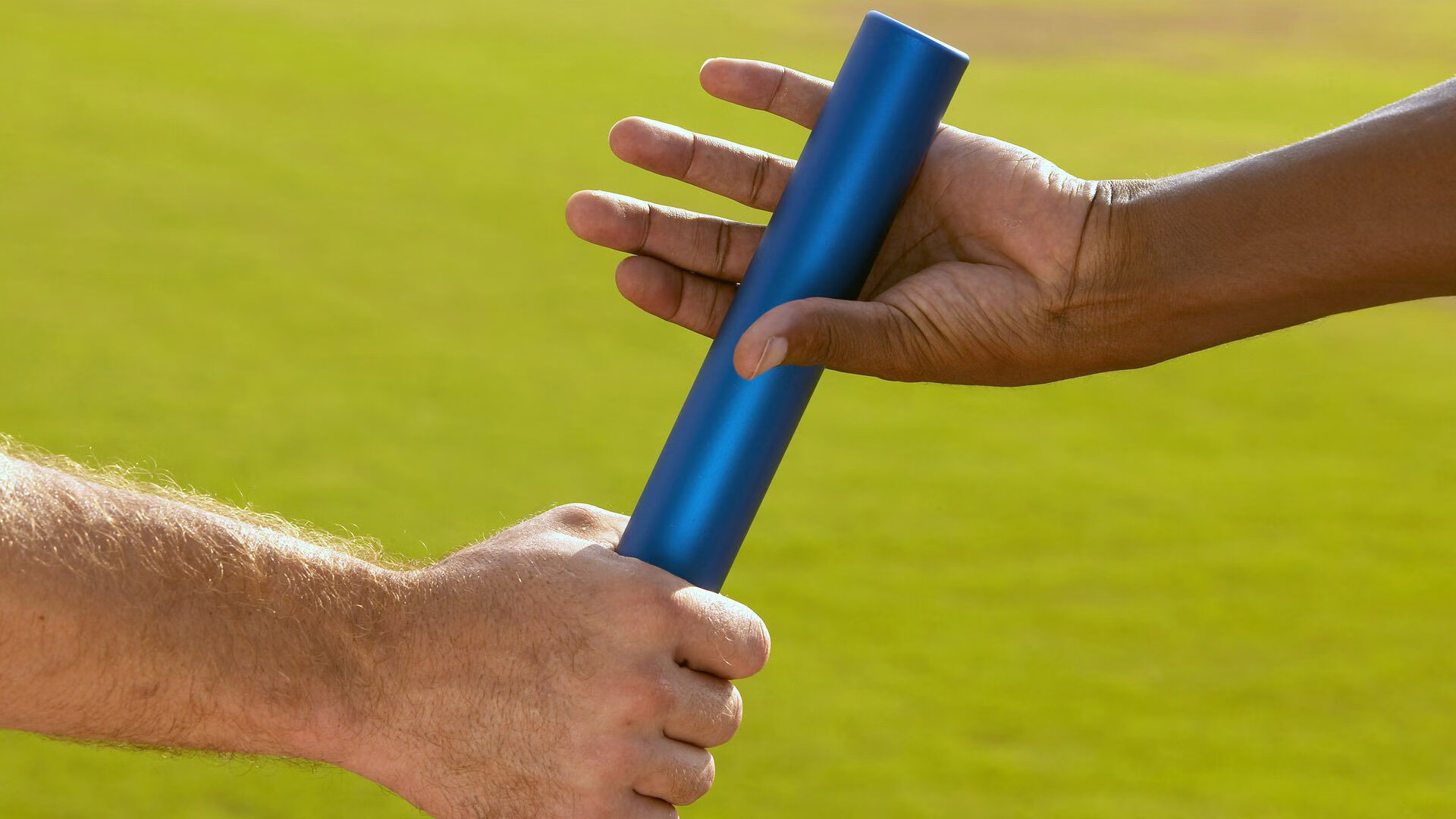 罗德里压力下完成爆发，秘鲁带走乌克兰，足球场上的双重奇迹