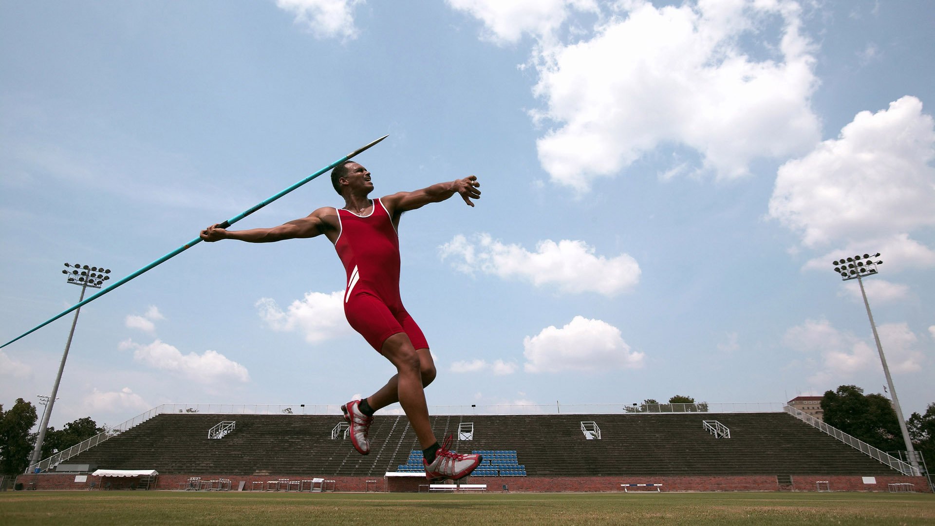 当恩比德降临CBA，深圳对阵北京，那个无解的存在如何改写比赛逻辑？